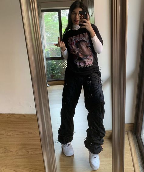 Outfits Streetwear, Streetwear T Shirt, Hoodie Streetwear, K Fashion, Tomboy Style Outfits, Streetwear Fashion Women, Indie Outfits, Swaggy Outfits, Tomboy Fashion