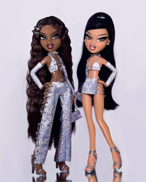 Bratz on Instagram: “One way ticket to Stylesville! 💎👄 #bratz @shook.bratz @lolliword” Bratz Vs Barbie, Bratz Party, Bratz Jade, Bratz Doll Makeup, Las Bratz, Bratz Aesthetic, Bratz Doll Outfits, Brat Doll, Bratz Girls