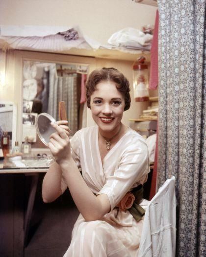 Julie Andrews Julie Andrews Long Hair, Julie Andrews Thoroughly Modern Millie, Julie Andrews And Carol Burnett, Julie Andrews Young, Julie Andrews Movies, Practically Perfect, Fair Lady, Theatre Geek, Julie Andrews