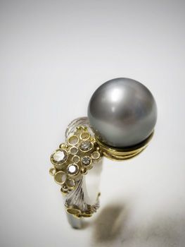 Gerda Flockinger Gerda Flockinger, Jewelry Names, Black Pearl Jewelry, Ring Inspiration, Jewelry Casket, Jewelry Designing, Body Adornment, Modernist Jewelry, Contemporary Ring