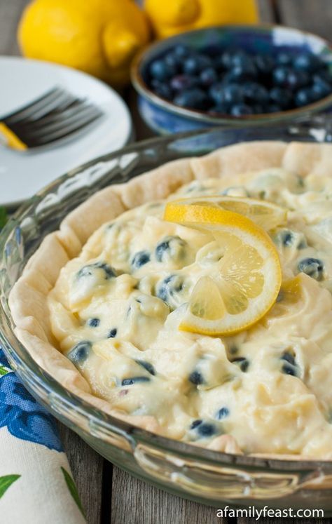 A fabulous summer pie recipe: Lemon Blueberry Cream Pie. Easy to prepare and super delicious! Blueberry Cream Pie, Summer Pie Recipes, Blueberry Cream Pies, Lemon And Blueberry, Blueberry Buckle, Summer Pie, Pie Easy, Summertime Recipes, Blueberry Cream Cheese