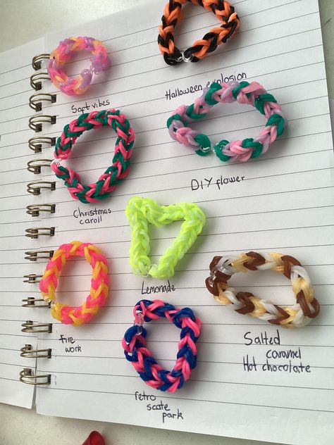 Bracelet Color Combos Rubber Bands, What To Make With Loom Bands, Cute Ruberband Bracelet Ideas, Loom Band Colour Combos, Rubber Bracelets Aesthetic, Rainbowloom Ideas Easy, Preppy Loom Bracelets, Rainbow Loom Bracelets Fishtail, Loom Band Bracelet Ideas