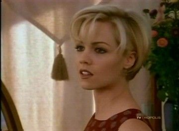 80s Short Hair, Jenny Garth, Jennie Garth, French Bob, Stylish Short Hair, Short Hair Pixie Cuts, Beverly Hills 90210, Grow Out, Pixie Hairstyles