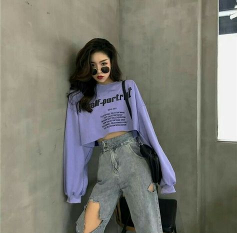 Cropped Sweatshirt Outfit, Looks Hip Hop, Mode Ulzzang, Korean Outfit Street Styles, K Fashion, Korean Girl Fashion, Sweatshirt Outfit, Korean Fashion Trends, Outfit Trends