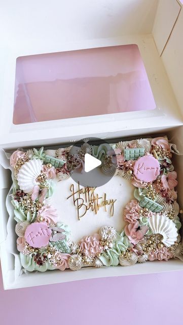 Sweetzee Creations on Instagram: "Decorate this slab cake with me - Happy Birthday Kimmy 🌸  . . #canberracakes #visitcanberra #Canberra #canberracakes #cakesofCanberra #cakelove #canberraevents #smallbusiness #canberradesserts #cupcakedecorating #canberrafoodie #hercanberra #thesweetcapital #canberrafood #canberraeats #canberramums #eatcanberra #customcupcakesg #supportlocal #cakestagram #cakesofinstagram #birthdaycake #buttercreamcakes #cupcakes #buttercreamart #cakereel #slabcake #sprinkssquad" Slab Cake Ideas, Slab Cake Decorating, Slab Cake, Cream Art, Custom Cupcakes, Buttercream Cake, Canberra, Cupcakes Decoration, Bento Box