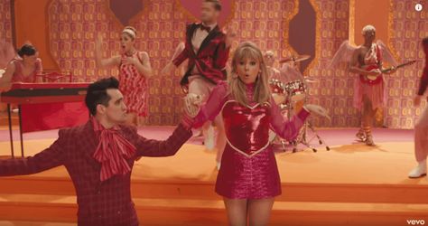 Taylor Swift ME! Music Video Outfit Guide - College Fashion Me Music Video, Pink Heart Dress, Eras Tour Ideas, Taylor Swift Party, Taylor Swift Lover, Taylor Swift Web, Dresses By Color, Lover Era, Taylor Swift Music