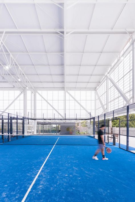 Saboia Ruiz architects, Alexandre Ruiz, Alexandre Kenji Okabaiasse · New Padel Pavilion · Divisare Sports Facility Architecture, Indoor Tennis, Badminton Court, Sport Park, Container Architecture, Sports Arena, Sport Hall, Architecture Concept Drawings, Sport Court