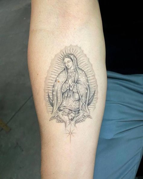 Virgen Mary Back Tattoo, Chicano Virgin Mary Tattoo, Virgin Mary Drawing Tattoo, Small Virgin Mary Tattoo For Women, Mexico Tattoo Ideas For Women, La Virgencita Tattoo, Small Virgencita Tattoo, Virgin Maria Tattoo, Virgin Mary Tattoo For Women Arm