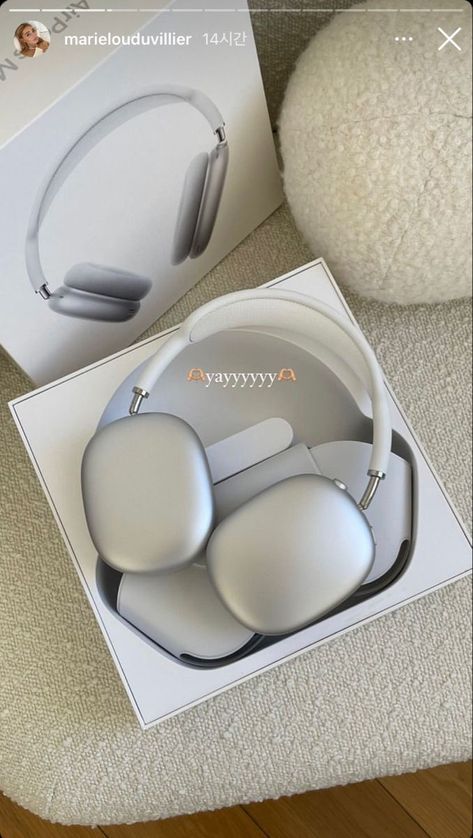 Apple Headphones Aesthetic, Headphones Aesthetic, Apple Headphones, Airpod Max, Cute Headphones, Apple Headphone, Airpods Max, Iphone Obsession, Money And Happiness