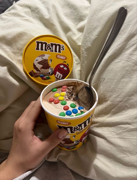 Ice Cream Float Aesthetic, Ice Cream Tubs Aesthetic, Ice Cream In Bed Aesthetic, Tub Of Ice Cream Aesthetic, Ice Cream Tub Aesthetic, Big Ice Cream, Ice Cream Tub, Ice Cream Tubs, Small Tub