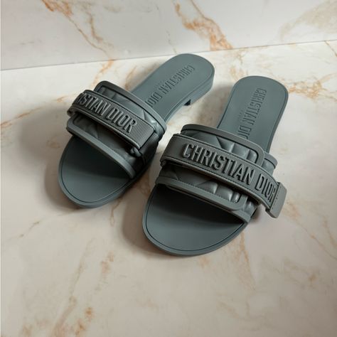 Dior Dio(R)Evolution Slide Sandal For Our Best Prices Follow Our Business I.Nstagram - @Highendloves We Don’t Negotiate Prices There But We Offer Payment Plans! Brand New In Box Size 36 Christian Dior Slides, Dior Slides, Designer Slides, Dior Sandals, Shoe Wall, Shoe Gallery, Tailored Shorts, Cute Sandals, Hair Ponytail Styles