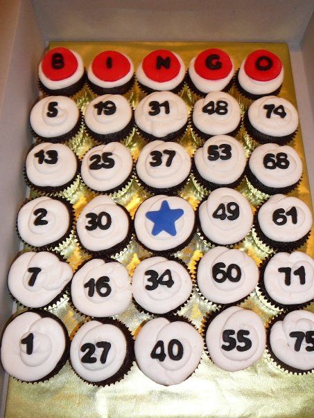 Bingo cupcakes - so simple Bingo Cupcakes, Turkey Bingo, Bingo Cake, Bingo Party, Game Night Parties, Bingo Night, So Random, Memorial Ideas, Mom Party