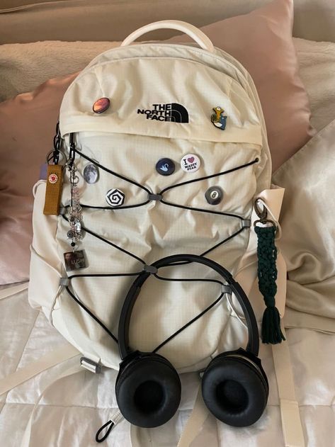 Rucksack Aesthetic, Aesthetic Bookbag, Bookbag Aesthetic, Mochila Aesthetic, Customized Backpack, Collage Backpack, Cool School Bags, Backpack Aesthetic, Stylish School Bags