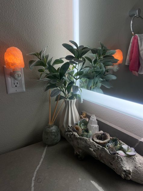 Driftwood Bathroom Decor, Salt Lamp In Bathroom, Salt Lamp Bathroom, Lamp In Bathroom, Bathroom Diffuser, Salt Lamp Decor, Driftwood Bathroom, Home Room Decor Ideas, Earthy Aesthetic