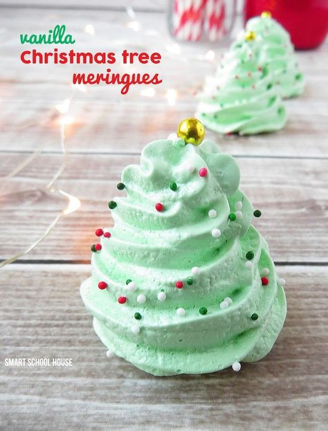 Last Minute Christmas Treats Christmas Meringue Cookies, Christmas Meringue, Meringue Cookies, Christmas Sweets, Christmas Cooking, Christmas Goodies, Noel Christmas, Cookies Recipes Christmas, Holiday Baking