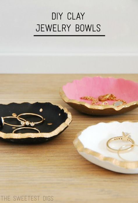 Jewelry Dishes, Diy Air Dry Clay, Diy Jewelry Holder, Clay Bowl, Tanah Liat, Diy Holder, Handmade Christmas Gifts, Cute Diy, How To Make Diy