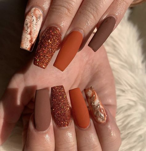 Fall Designer Nails, Dip And Gel Nails, Fall Colors For Acrylic Nails, Birthday Autumn Nails, Fall Acrylic Nails Autumn Coffin Simple, Cute November Nails Acrylic, Acrylic Nails For Fall Autumn, Fall Colored Nails Acrylic, Glam Fall Nails