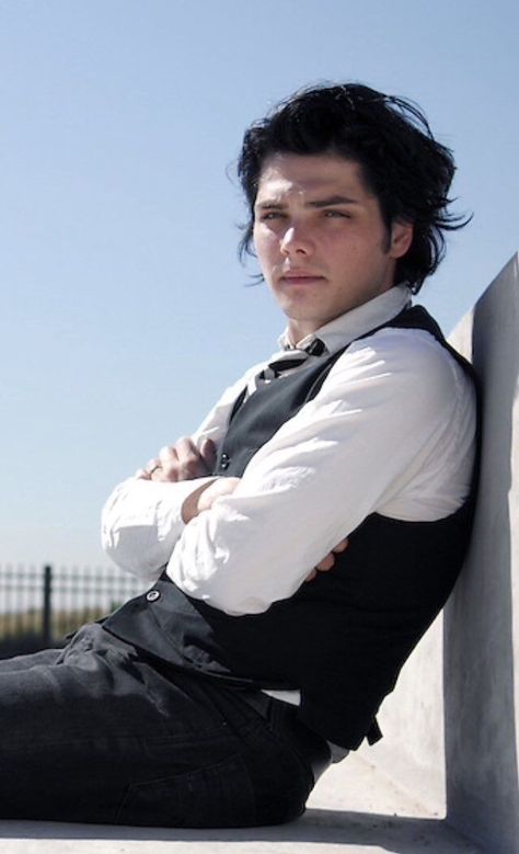 Teacher Gerard ❤ Teacher Gerard, Rooftop Shoot, Gerald Way, Mafia Boss, I Love Mcr, Mikey Way, Emo Music, Frank Iero, Gerard Way