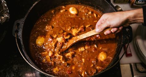 Catfish Sauce, Cajun Stew, Sauce Piquant, New Orleans Recipes, Steamed White Rice, Onion Juice, Cajun Cooking, Recipes Fish, Wild Game Recipes