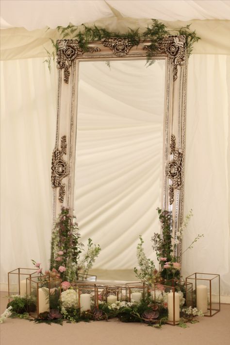 Greenery Mirror, Artificial Flowers On Mirror, Mirror With Flowers Around It And String Lights Wedding, Mirror With Flowers Around It And String Lights, Decorated Mirrors With Flowers, Bachelor Apartment Decor, Gold Mirror Flower, Mirror With Flowers, Fancy Bedroom