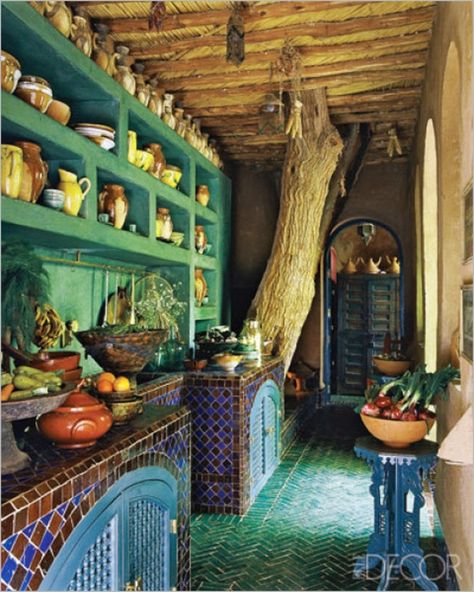 Middle Eastern inspired kitchen Bohemian Treehouse, Moroccan Kitchen, Casa Hobbit, Kitchen Bohemian, Kitchen Design Color, Bohemian Kitchen, Moroccan Homes, Cob House, Mexican Decor