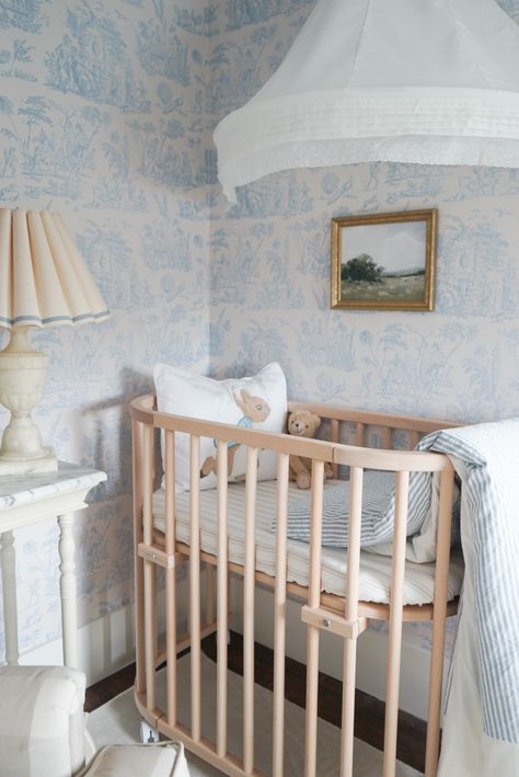 Kindergarten Wallpaper, Nursery Room Design, Baby Room Inspiration, Nursery Room Inspiration, Flower Mound, Nursery Inspo, Daughters Room, Wallpaper Removable, Nursery Wallpaper