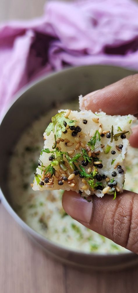 Rice flour, dhokla, rice flour dhokla Rice Dhokla Recipe, Rice Flour Recipes, Vegetarian Platter, Gujarati Cuisine, Gujarati Snacks, Dhokla Recipe, Savoury Snacks, Delicious Rice, How To Boil Rice