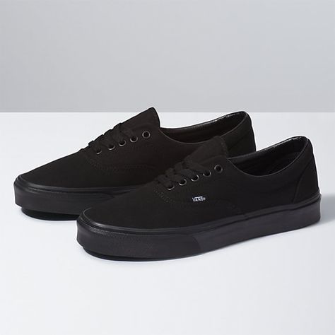 Vans Oldschool, Estilo Vans, All Black Vans, Fitness Branding, Mens Vans Shoes, Tenis Vans, Vans Store, Vans Era, Sneakers Vans