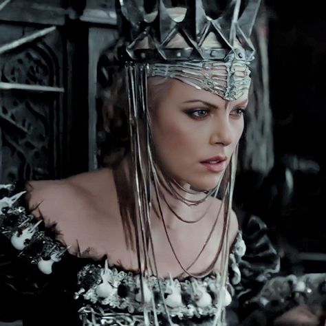 Queen Ravenna, Visenya Targaryen, Midnight Fantasy, Dragon Queen, I Wait For You, Kamisama Kiss, Hit And Run, Evil Queen, Charlize Theron