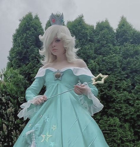 Rosalina Inspired Outfit, Rosalina Mario Cosplay, Sarah Spaceman, Princess Rosalina Cosplay, Family Disneybound, Rosalina Aesthetic, Princess Peach Closet Cosplay, Halloween Princesscore Cosplay Costume, Rosalina Costume