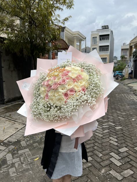 Korea Flower Bouquet, Bucket Uang, Luxury Flower Bouquets, Money Bouquet, Android Wallpaper Flowers, Nothing But Flowers, Floral Gifts, Android Wallpaper, Pressed Flowers