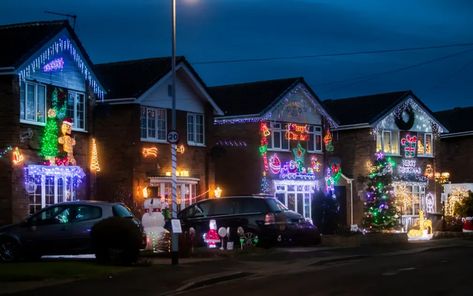 Outdoor Christmas Lights Uk, British Christmas Nostalgia, British Christmas Decorations, Xmas Nostalgia, Christmas British, Christmas Lights House, Childhood Christmas, Uk Winter, British Christmas