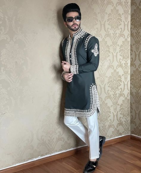 Kurta Pajama Wedding, Pajama Wedding, Kurta Designs Men's, Dheeraj Dhoopar, Embroidery Kurta, Design Kurta, Kurta Pajama Men, Groom Dress Men, Wedding Dresses Men Indian