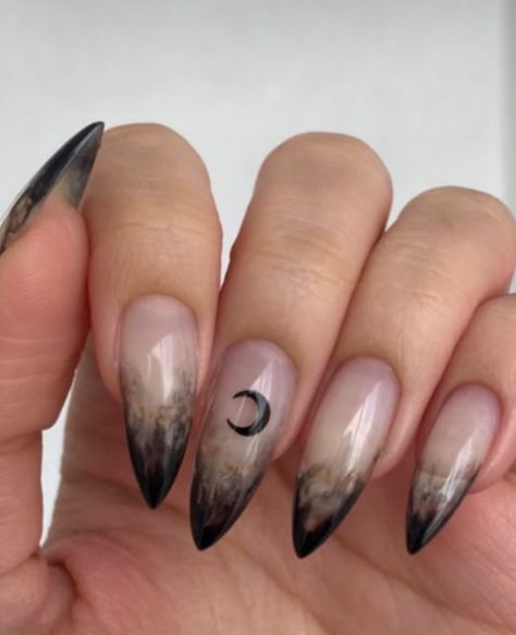 Moon Phases Nails, Moon Design Nails, Black And White Nail, Black And White Nail Art, Pretty Gel Nails, White Nail, Funky Nails, Pretty Acrylic Nails, Moon Design