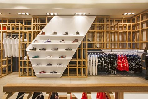 adidas Originals fashion store by ONOMA Architects, Athens – Greece » Retail Design Blog Store Merchandising, Shoe Store Design, Interior Simple, Shoe Wall, Sport Shop, Retail Concepts, Sports Store, Retail Store Design, Shop Front Design