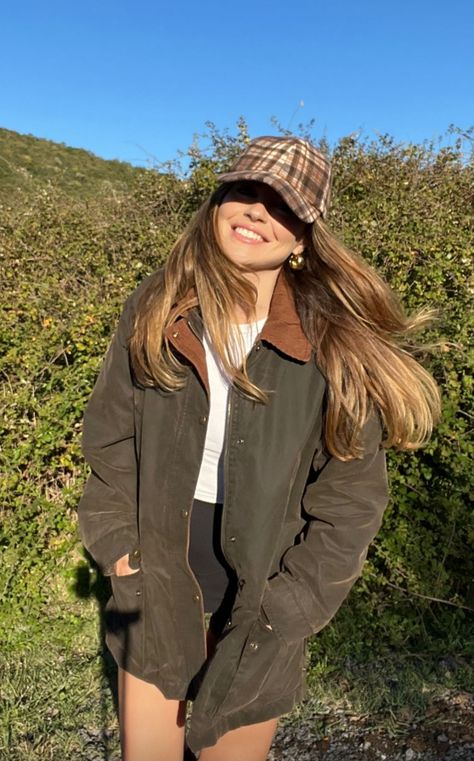 Countryside Walk Outfit, Old Money Countryside Outfit, English Country Outfits Women, Barbour Outfit, Cold Clothes, Countryside Walks, Countryside Outfit, Countryside Fashion, 2024 Clothes