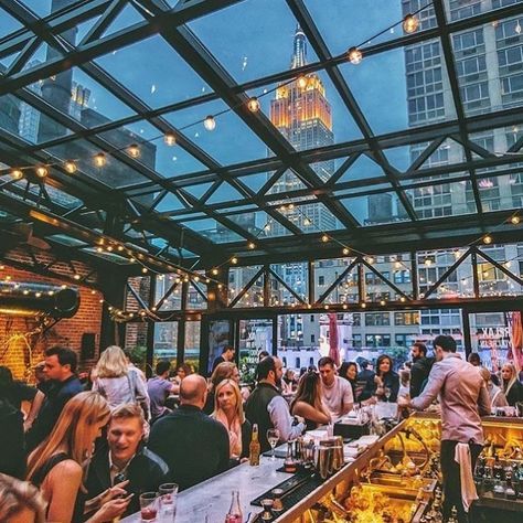 Best enclosed rooftop bars in New York City for winter New York Rooftop Bar, New York Rooftop, New York Restaurants, Rooftop Bars Nyc, Bar Paris, Loft Designs, Restaurants In Nyc, Nyc Rooftop, New York City Vacation