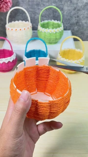 Recycle Activities, Recycling Activities, Pipe Cleaner Crafts, 5 Min Crafts, Easter Projects, Elementary Art Projects, Fun Crafts For Kids, Pipe Cleaner, Clothing Hacks