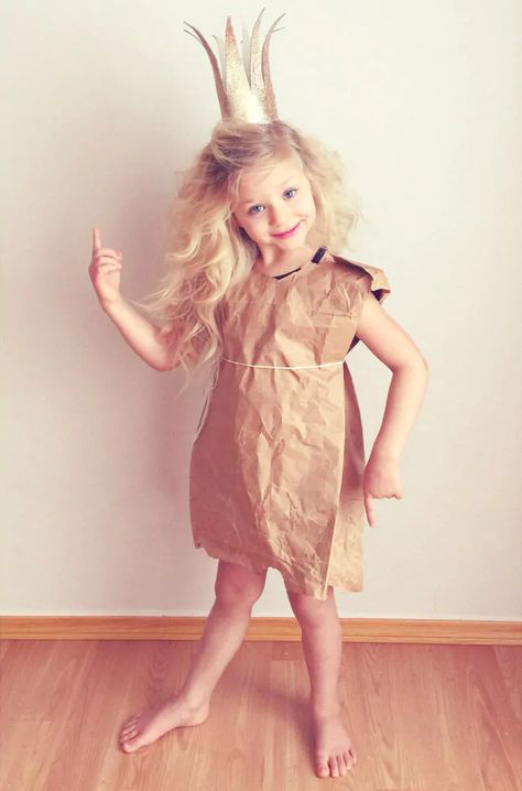 27 easy Book Week costumes to make at home | Mum's Grapevine Costumes To Make At Home, Paper Bag Princess Costume, Easy Book Week Costumes, Book Week Costumes, Diy Costumes Kids Boys, Halloween Costumes Women Creative, Robert Munsch, Book Character Day, Diy Couples Costumes