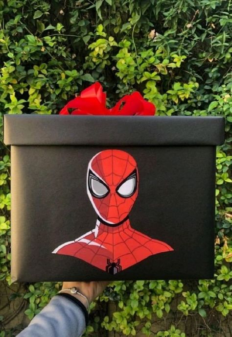 Cute Boyfriend Gifts Diy, Boyfriend Gifts Diy, Package Ideas For Boyfriend, Care Package Ideas For Boyfriend, Present Ideas For Boyfriend, Package Gift Ideas, Cool Gifts For Boyfriend, Boyfriend Things, Spiderman Gifts