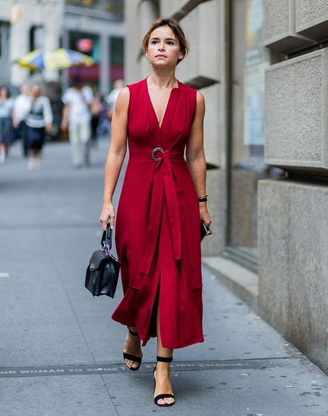 Long Outfit, Miroslava Duma, Perfect Summer Outfit, Elegante Casual, Outfit Trends, Fashion Week Street Style, Cool Street Fashion, Fashion Week Spring, Belted Dress