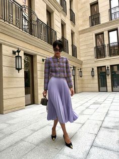 Business Casual Fall, Church Fits, Skirt Fits, Church Outfits, Modest Clothing, Color Analysis, Come And Go, Silk Skirt, Classy Women