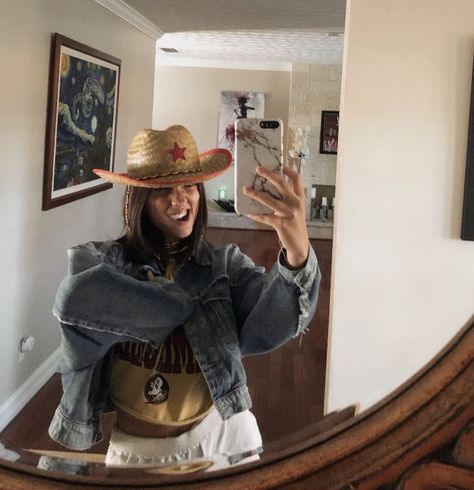 Rhett Eaton, Summer Hamilton, Chestnut Springs Series, Chestnut Springs, Elsie Silver, Miley Stewart, Female Icons, Prettiest Celebrities, Cowboy Aesthetic