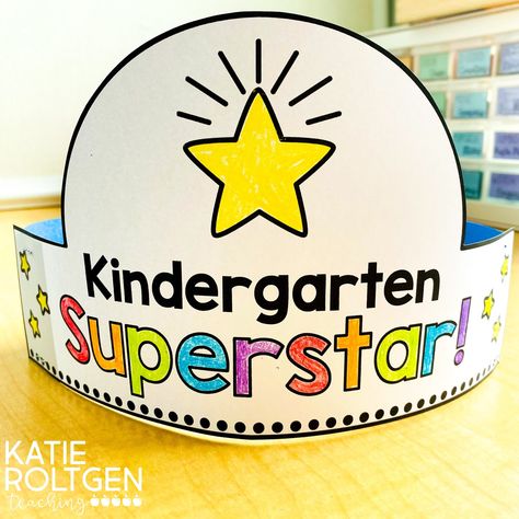 Grab this FREE first day of kindergarten crown! First Day To School Craft, First Day Of Kindergarten Hats Free, First Day At Kindergarten Ideas, Orientation Day Activities Kindergarten, 1st Day Of Kindergarten Craft, Student Of The Day Kindergarten, First Day Of Kindergarten Crown Free, First Days Of Kindergarten Activities, Takeaway Craft For Kindergarten