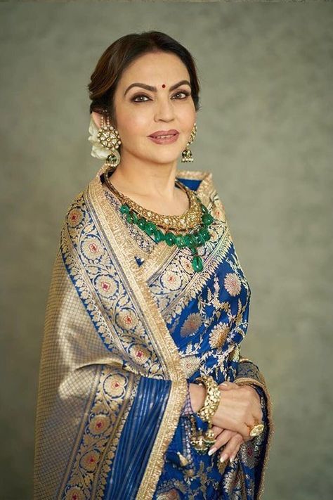 Pure Banarasi Georgette Sarees, Banasari Saree Silk, Royal Blue Banarasi Saree, Nita Ambani Saree, Banarasi Saree Blouse Designs Latest, Banarasi Saree Look For Wedding, Pure Banarasi Silk Sarees, Banaras Silk Saree, Royal Blue Saree