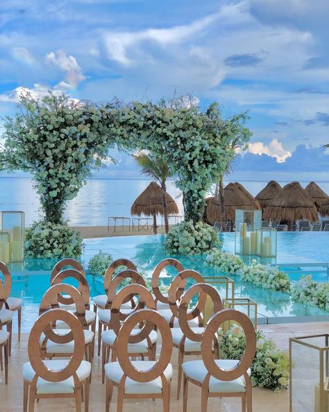 Essenza Riviera on Instagram: “Between floral trees @dreamsnatura Infinity Pool . . . #destinationwedding #cancunwedding #rivieramayawedding #wedding #tulumwedding…” Pool Wedding Ceremony, Infinity Pool Wedding, Pool Tropical, Rustic Beach Wedding, Pool Wedding, Beach Wedding Colors, Riviera Maya Weddings, Tulum Wedding, Boho Beach Wedding