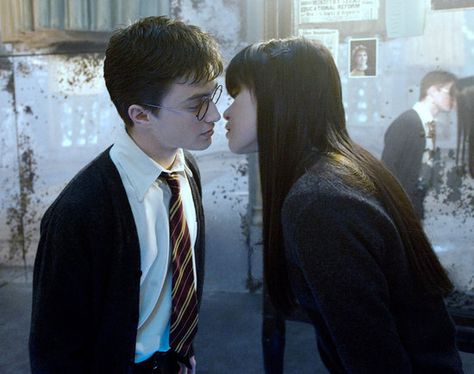 I never like Harry and Cho. I was always a Harry and Ginny lover! Harry Potter Love Quotes, Harry Potter Kiss, Katie Leung, Cho Chang, Harry Potter Images, Harry Potter Ships, Harry James, Harry James Potter, Harry Potter Books