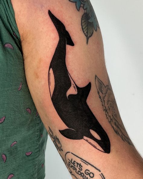 Big and lil 🖤🤍 My flash designs are repeatable, but they always look so different on each individual — I had two clients ask for this orca design this weekend and I love how both turned out! Thanks again Tonu and Zach! . #torontotattoo #blackworktattoo #femaletattooartist #whaletattoo #orcatattoo Traditional Orca Tattoo, Orca Tattoo Design, Gay Tattoos, Killer Whale Tattoo, Orca Design, Orca Tattoo, Gay Tattoo, Flash Designs, Whale Tattoos