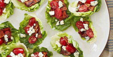 For a refreshing party snack or appetizer, make these bacon and cheese lettuce cups. Serve this up as a salad ahead of dinner, or at your next cookout or summer party. Picknick Snacks, New Year's Eve Appetizers, Easter Appetizers, Lettuce Cups, Superbowl Snacks, Healthy Low Carb Recipes, Low Carb Dinner Recipes, Picnic Food, Diet Vegetarian