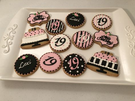 Pink & black 19th Birthday Cookies by Chrisy’s Creations 19 Birthday Cookies, Black And Pink Cookies, 19th Birthday Cookies, 17 Birthday Ideas, Birthday Ideas Nyc, Birthday Cookies Decorated, Creative Birthday Ideas, Special Cookies, Sugar Cookie Cakes